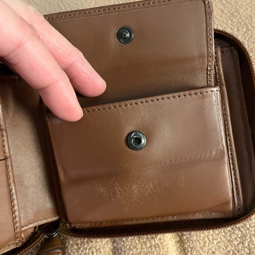 SOLD - Bottega Veneta Intreciatto lambskin leather zip around bifold wallet - Picture 9 of 15